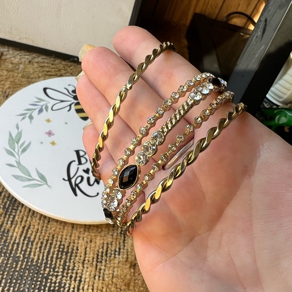 Beautiful 5 pice bangle bracelet set - Picture 13 of 17